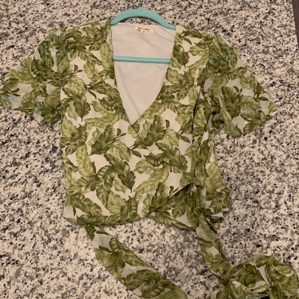 Leaf print wrap- short sleeve blouse